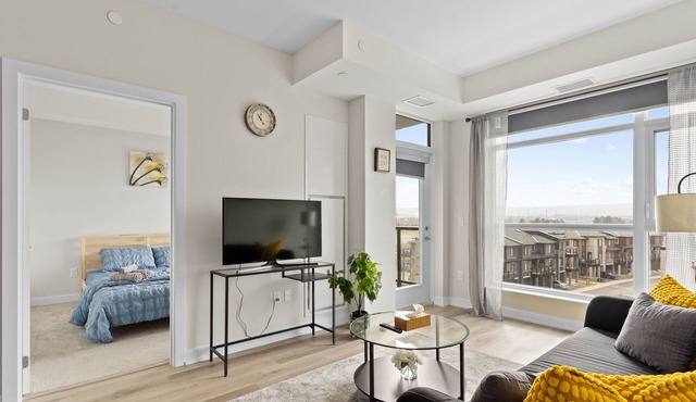 Modern Comfort Condo ~ Stoney Creek ~ Hamilton