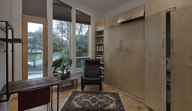 Modern Micro-Suite in Fairfield/Gonzales with Private Deck 89 nights Minimum