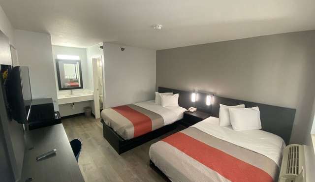 Motel 6 Windsor Locks, CT - Hartford