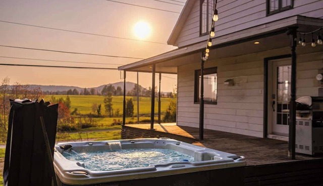 Mountain Chalet: Hot Tub, Fire Pit & Views