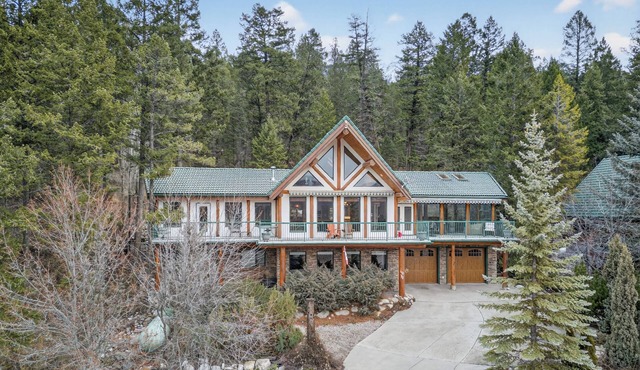 Mountain Top Springs Retreat, A Private Luxury Lodge; Views, Hot Tub, Pool Table