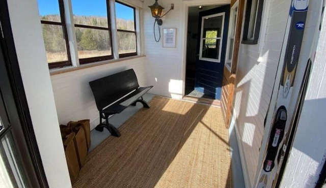 Mountain-view cottage (CITQ 308612)