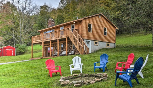 Mystik Hilltop Home 2 Mi to Crystal Lake!