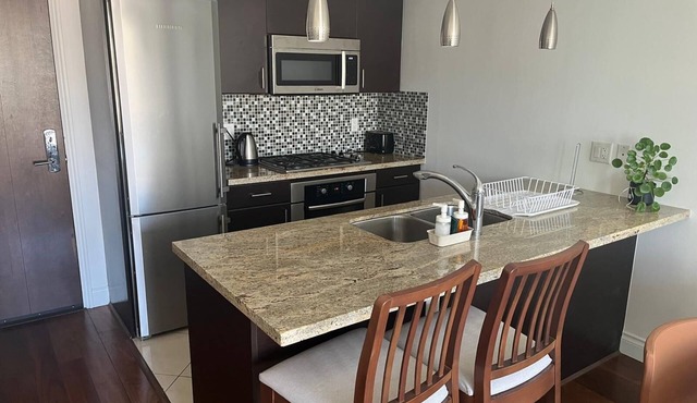 nCozy 1-bedroom Furnished apartment in enchanting North Vancouver with WiFi, AC