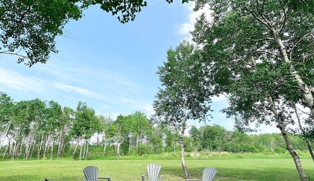 Nestled on 80 acers of private land, only a 5 Min Drive to Water, Pet Friendly