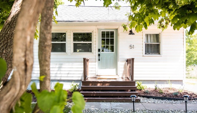 NEW 3 BR Sail & Shore Cottage Near Parlee Beach