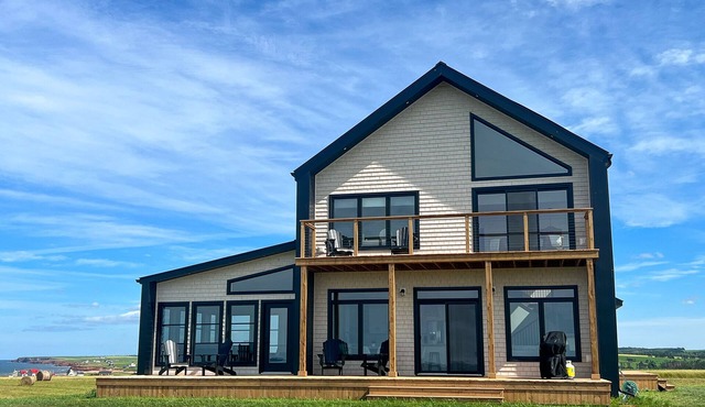 NEW 4 Bedroom, Oceanview, Sunroom, Close to beaches