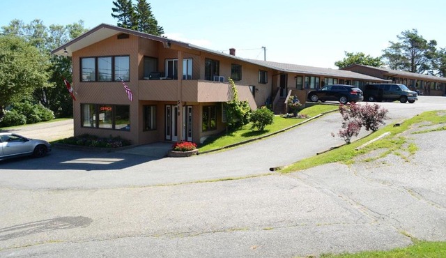 New Age Inn - Voyageur Motel