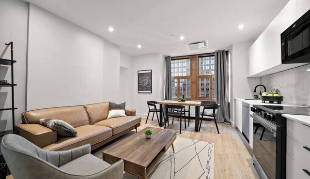 New Downtown MTL Old port 2 BR 2 BA + Parking