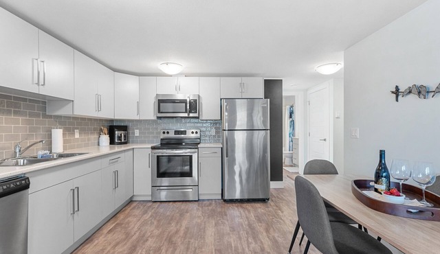 New! For the View- Guest Suite; 3 beaches, hiking trails and wineries close by