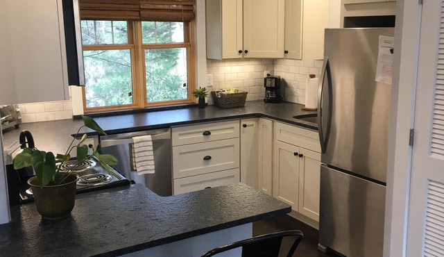 New Listing 1Bd/1Ba Mountain Retreat In Asheville-