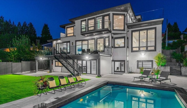 New Luxury Large Modern Home with Pool & Views