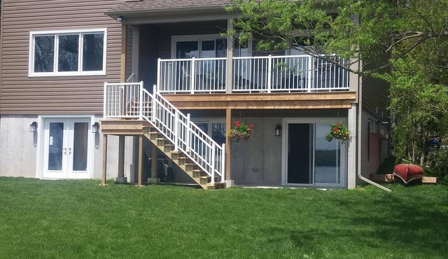 New open/modern waterfront home/cottage now with Fibre Internet