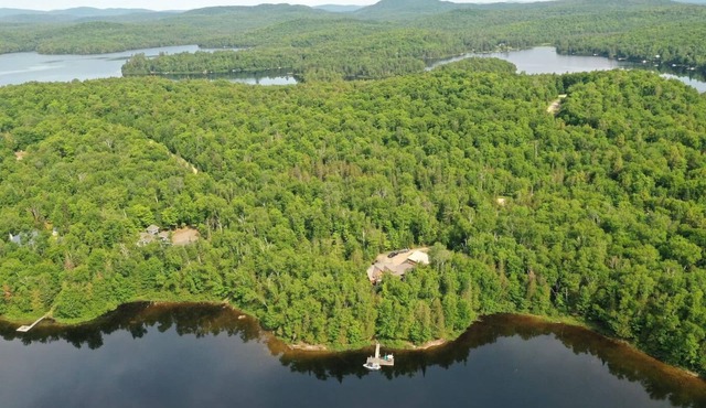 Newly available - Luxury Entire Chalet - Sleeps 14 Sun-soaked Dock