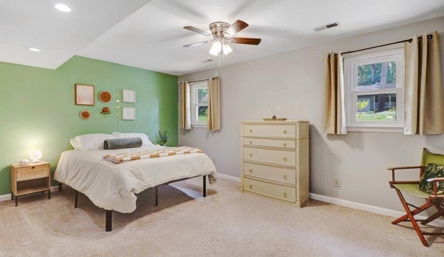 Newly remodeled! Spacious 2 bed, 1 bath home in Cary!