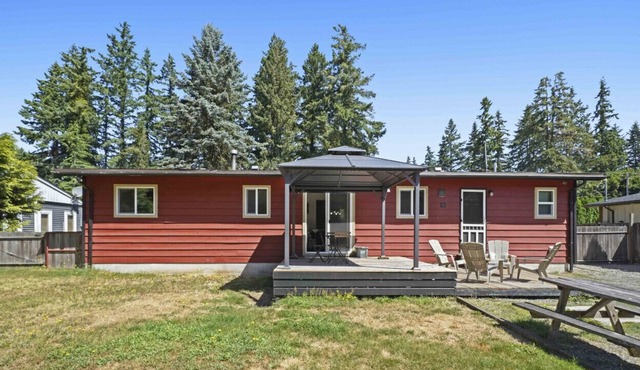 Newly Renovated Langley Stylish Home w/ Large Yard