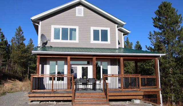 Nighthawk Guesthouse at Hot Springs