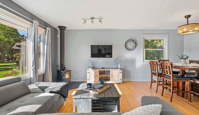 Nineteen55 4BR Parkside Home in Central Red Deer