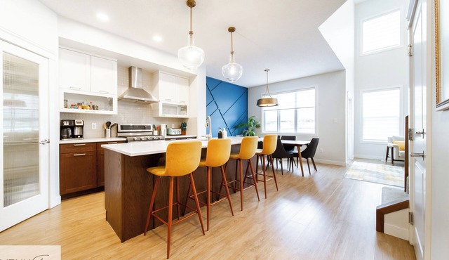 Nordic Retreat near WEM | Hot Tub, 2 Lounges, Fire Table, King Suite Sleeps 10