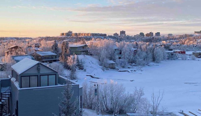 Northern Lights Watching from 2 BR House on Lake