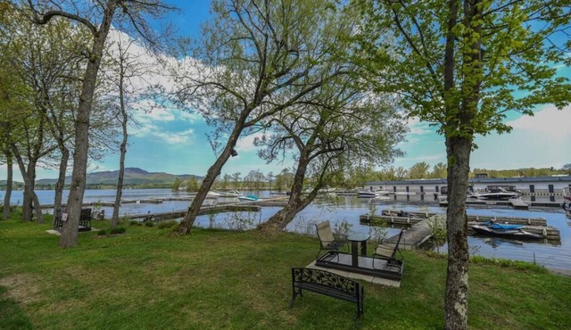 O'berge du village C-304- Waterfront