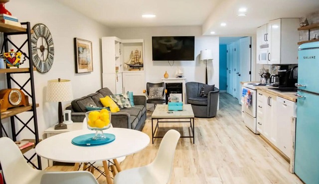 Oak lake Beach Glamping, Golf, Beach basement apartment