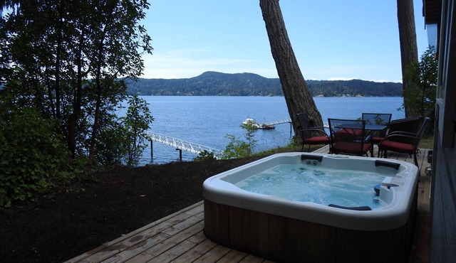 Ocean Front Cottage in Sooke on Vancouver Island Kayaking Hot Tub