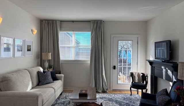 Ocean view stay on Vibrant Water St.