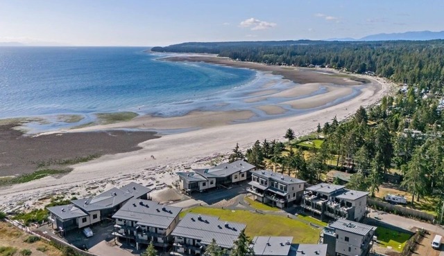 Ocean View Town House #2 at THE BEACH HOUSE!