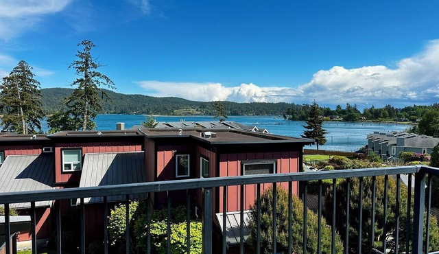 Ocean View Townhome - Sooke Harbour Marina