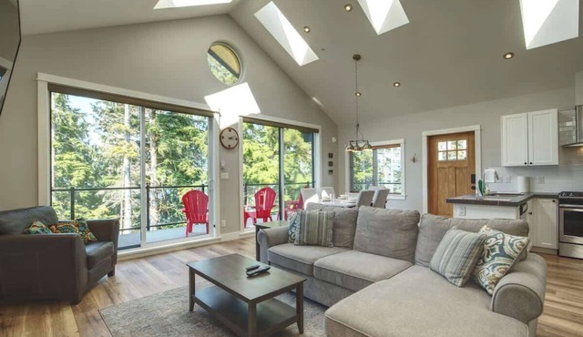 Oceanfront & Amazing Views - Pet Friendly - 2bdrm