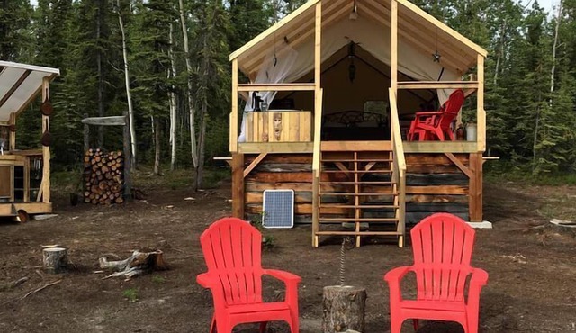 Off-Grid Yukon Glamping Retreat for Couples