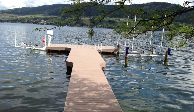 Okanagan Lakefront Cabin