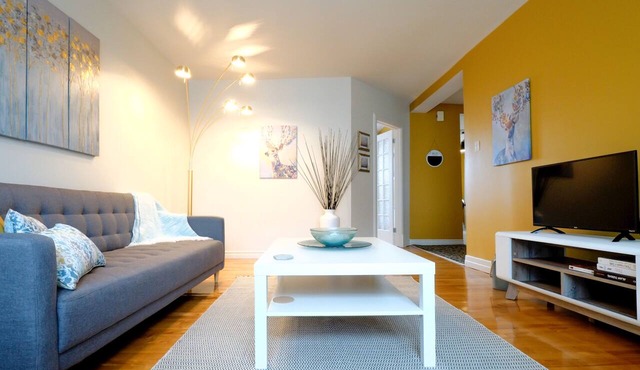 Old Lévis-2 Bedrooms-Terrace-12 min to Old Québec Ferry-WiFi-Air Conditioning