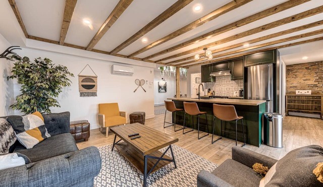 Old Quebec Penthouse | River Views & Balcony