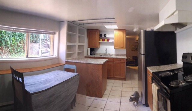 Old Town Charmer In-Law Suite Walking Distance To Beach and Ammenities
