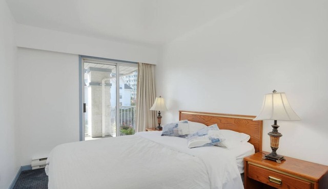 One-Bedroom Cozy Suite