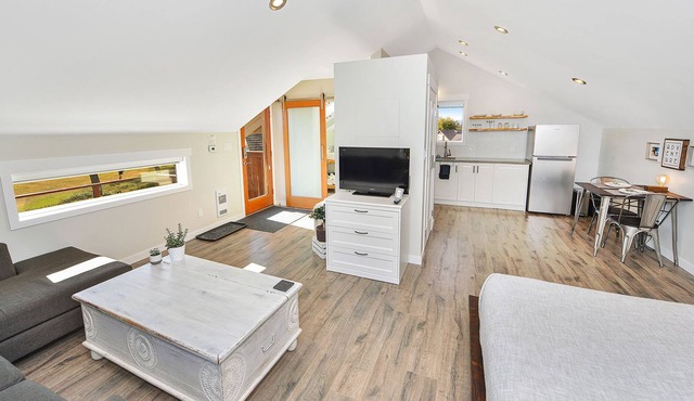 One Bedroom Modern Studio Suite in the Seaside Community of Cowichan Bay