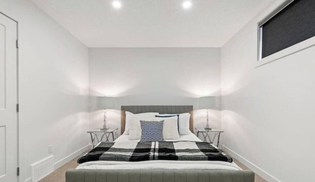 Orchards Delight | Near Airport | Sleeps 4 | WiFi