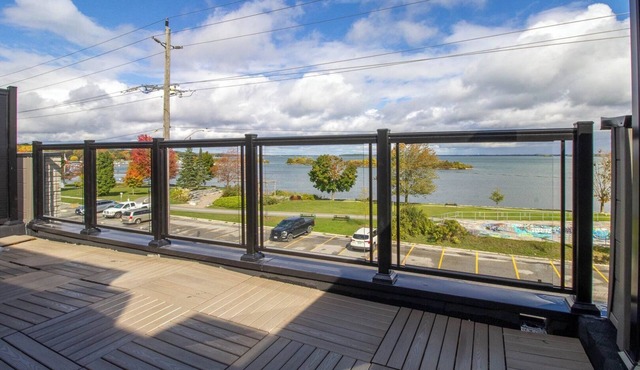 Orillia's Rooftop Retreat