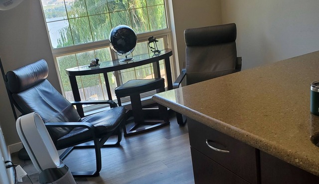 OSOYOOS Beachside Guest House short term rental and B and B