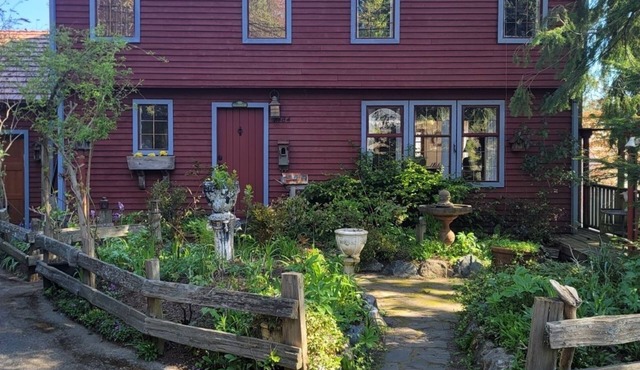 Outstanding Victoria location in beautiful Cadboro Bay