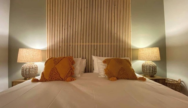 Palm Retreat Suite in Snug Cove on Bowen Island