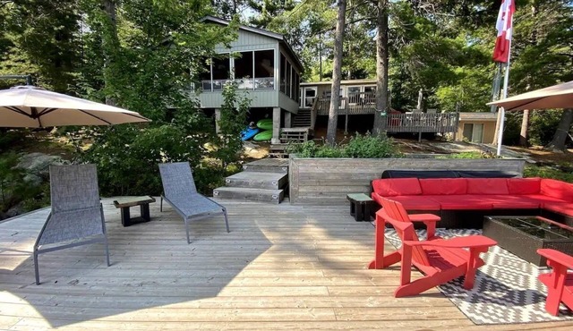 Paradise Point Cottage on Weslemkoon Lake