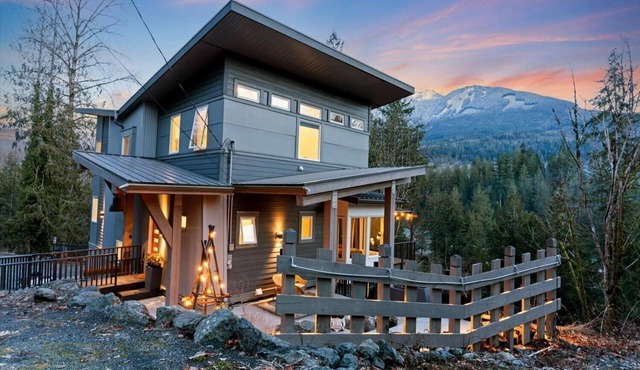 Peaceful River Guest Suite - Forests, Mountains, Hiking, River, Fishing
