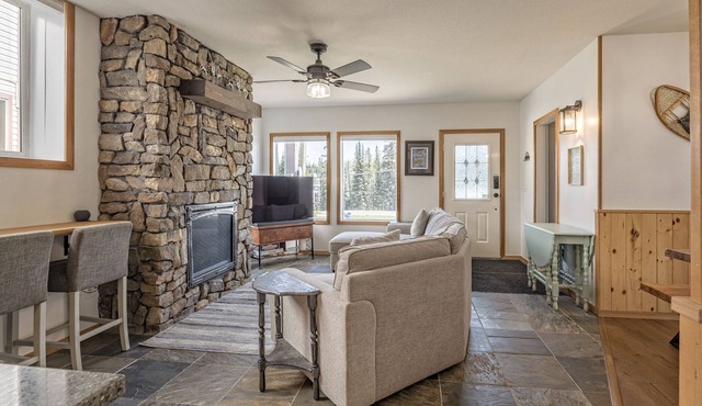 Perfect Family Suite, close to the village, bike storage, hot tub, pet friendly!