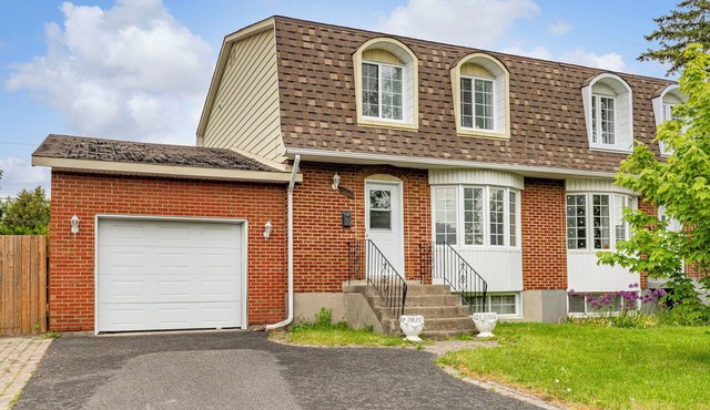 Pet-Friendly Brossard Home w/BBQ Terrace & Garage