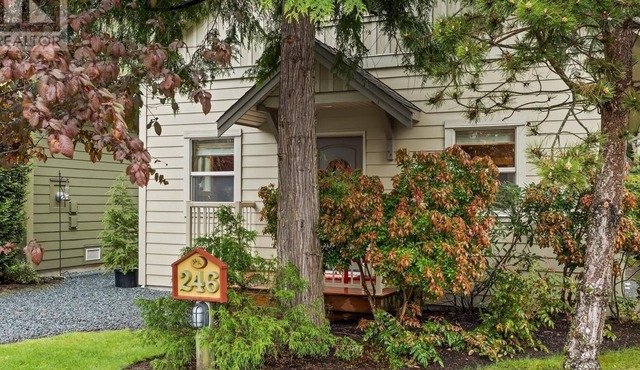 Pet-friendly Vacation Home near Rathtrevor beach!