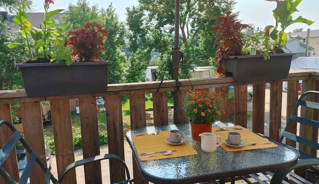 Pethick's Lookout Suite: Family-Friendly Apartment