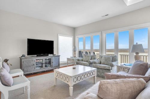 Picayne by Oak Island Accommodations